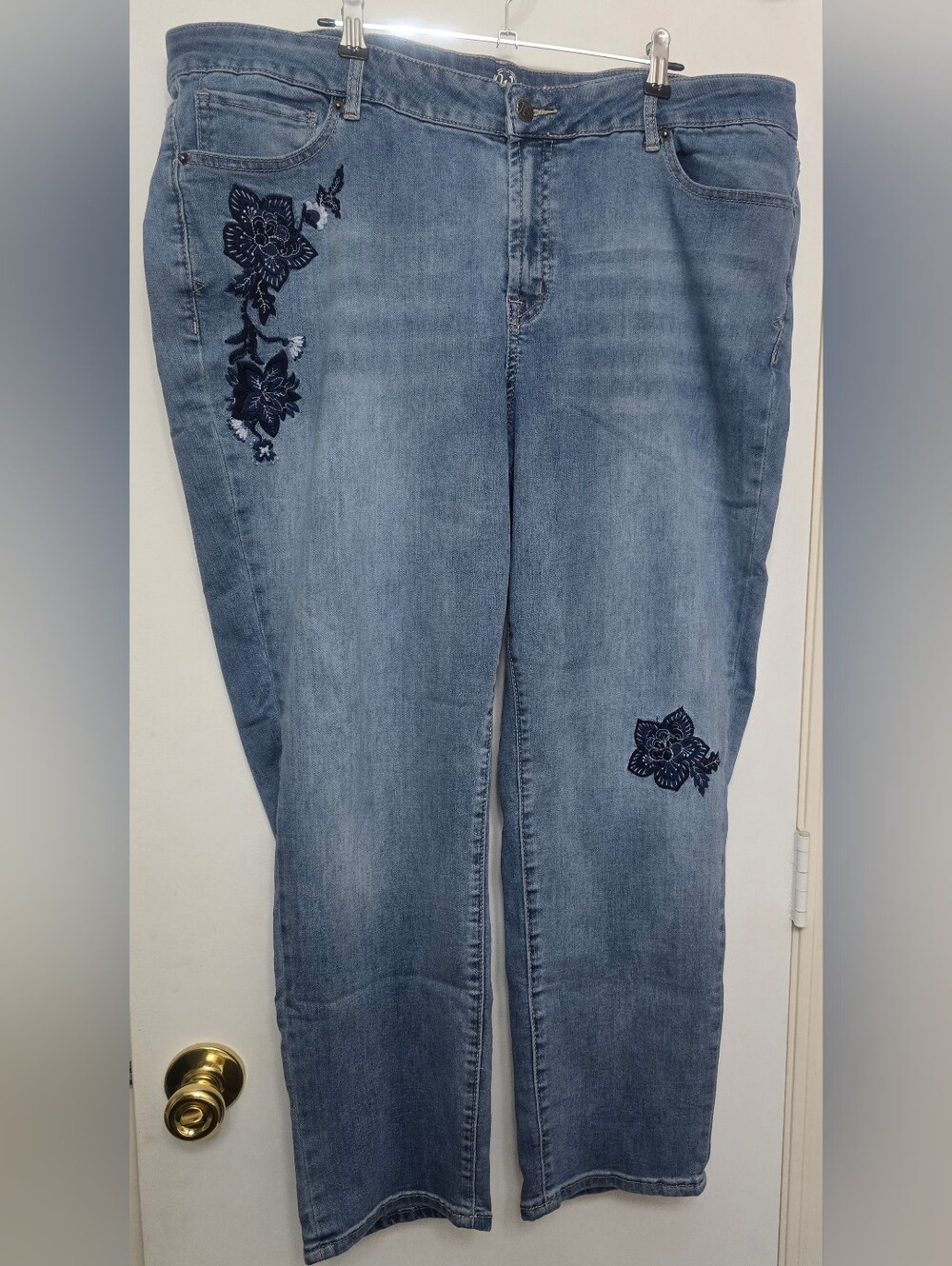 S77 "Woman" Women's Light Blue Embroidered Floral Jeans